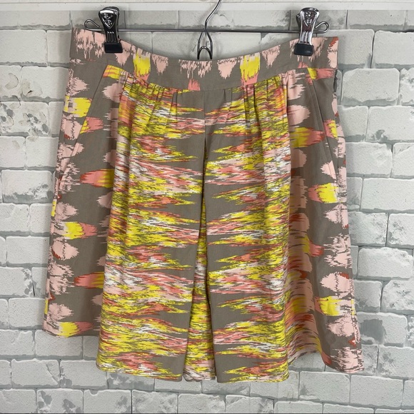 Tibi 100% Silk Artsy Abstract  Tribal High Rise Flowy Shorts Pockets Size 2 - Picture 2 of 12